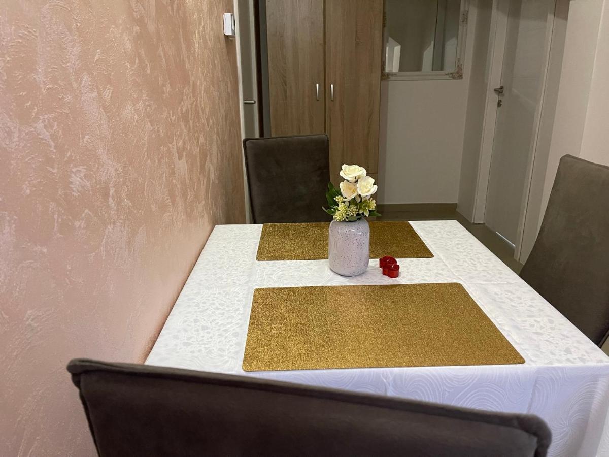 Appartement Apartman 1 à Sremska Mitrovica Extérieur photo